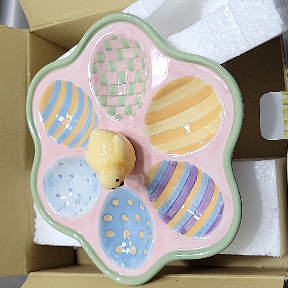 Spring Chicken Deviled Egg Plate, Baby Chick and Colored Easter Eggs  NEW